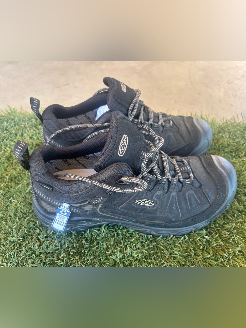 KEEN Men's Targhee 4 Low Height Waterproof Hiking Shoes Triple Black Sz 8
